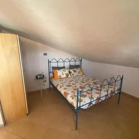 Holiday home Deliziosa Con Giardino